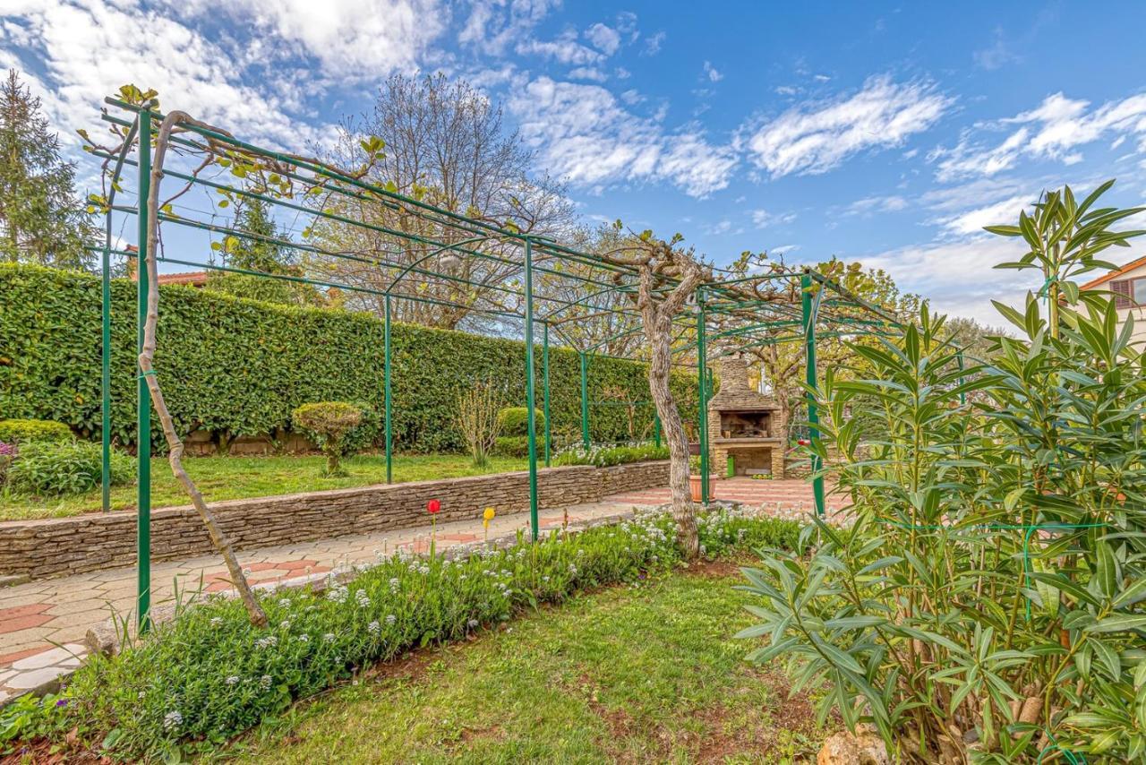 Apartment Flores Stari Pazin Zewnętrze zdjęcie