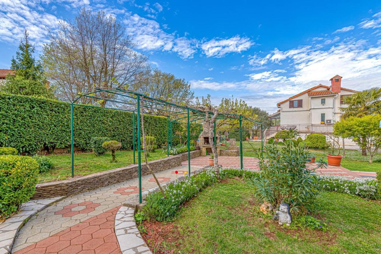 Apartment Flores Stari Pazin Zewnętrze zdjęcie