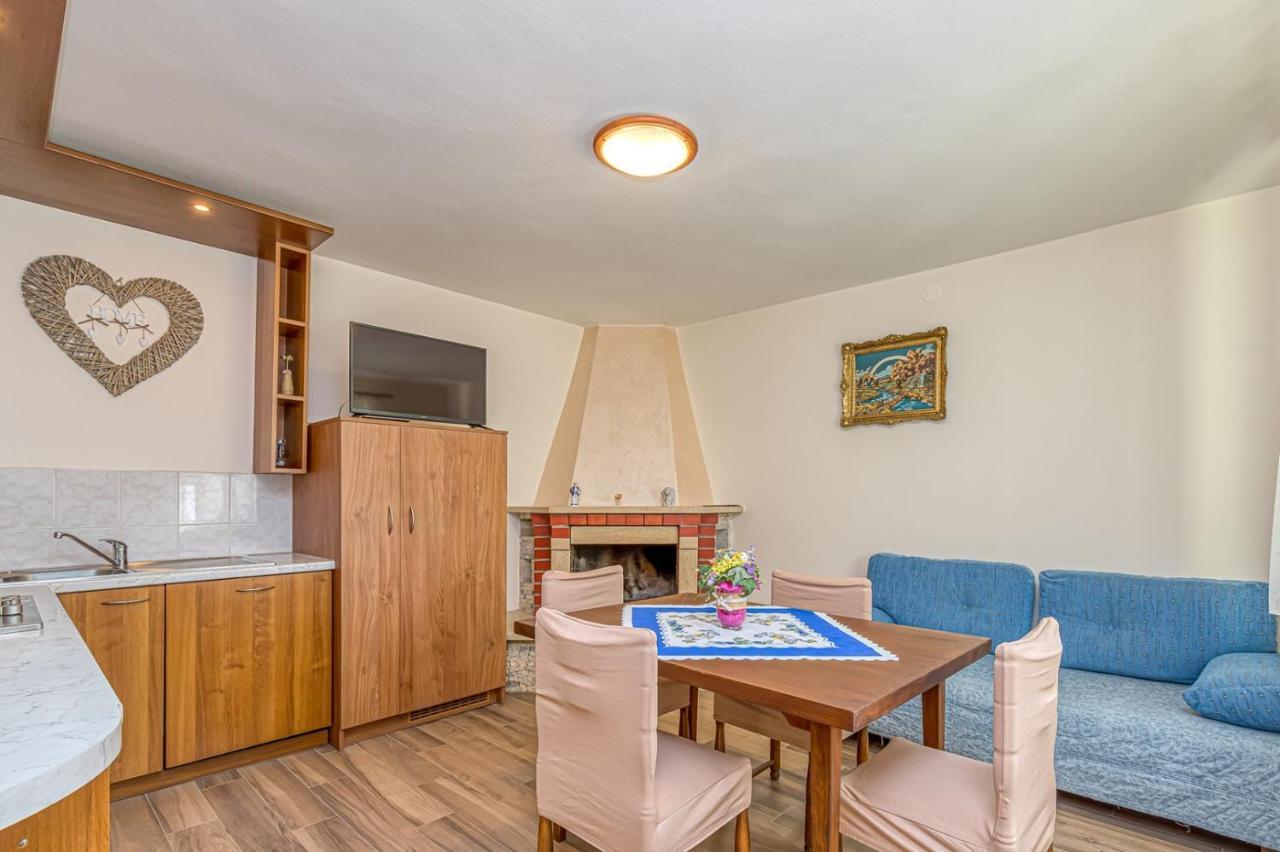 Apartment Flores Stari Pazin Zewnętrze zdjęcie